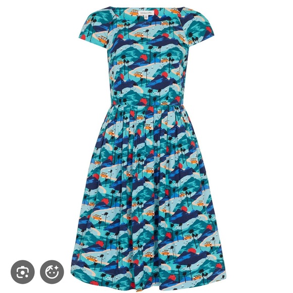 Emily and Fin Claudia Road Trippin - Picture 6 of 6